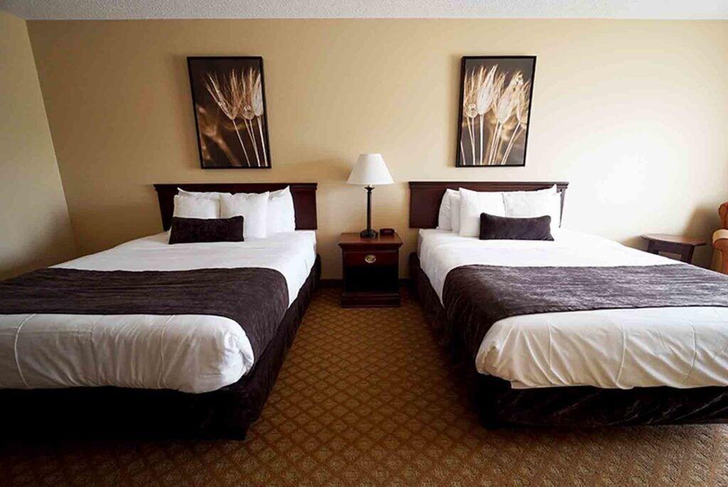 Town & Country Inn And Suites Куинси Экстерьер фото