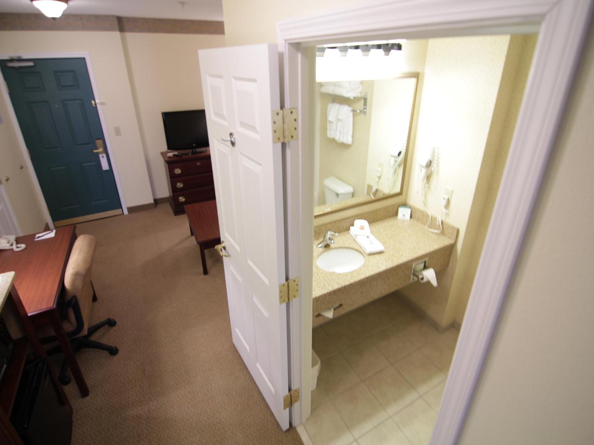 Town & Country Inn And Suites Куинси Экстерьер фото